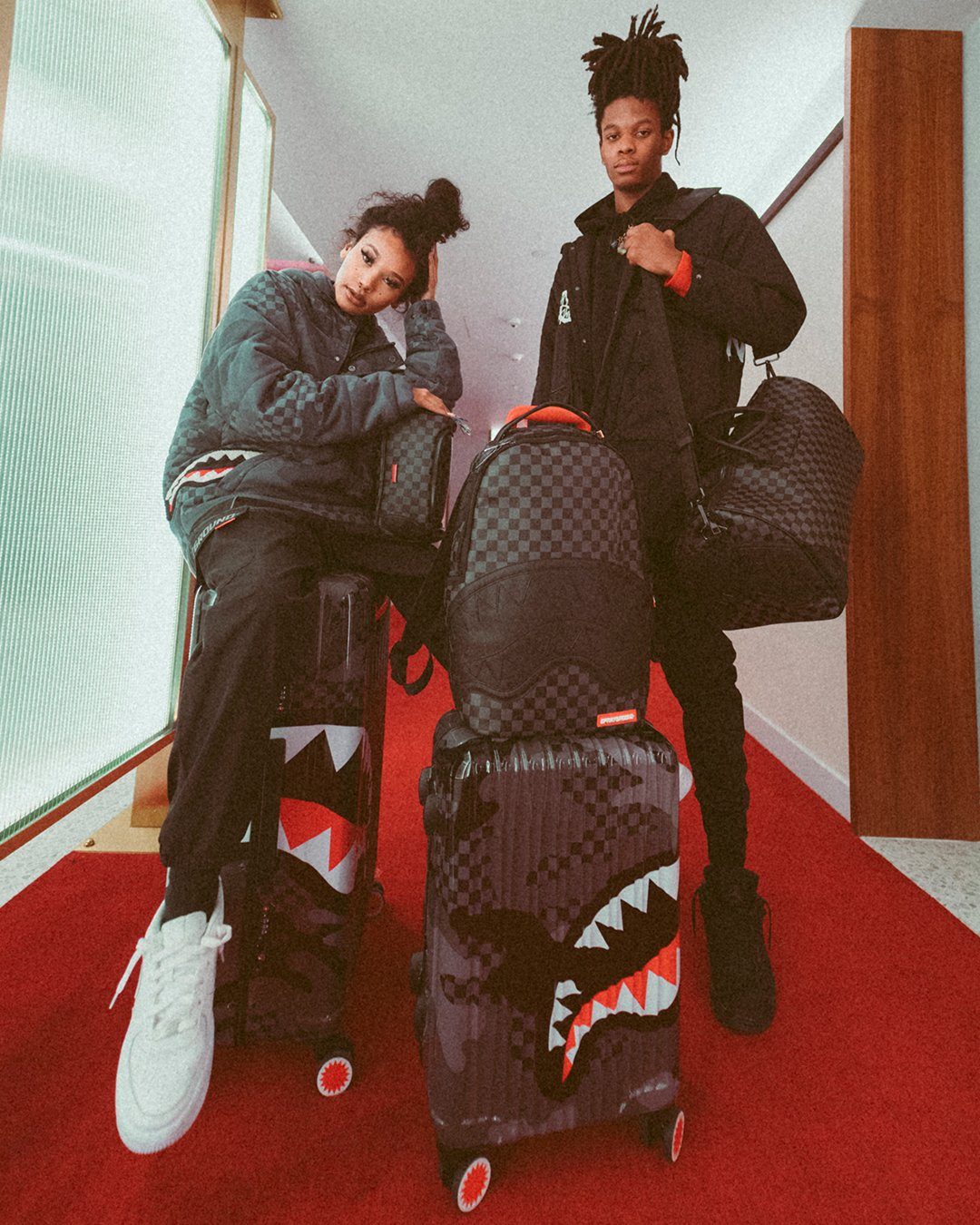 3AM SHARKNAUTICS 29.5? FULL-SIZE LUGGAGE
