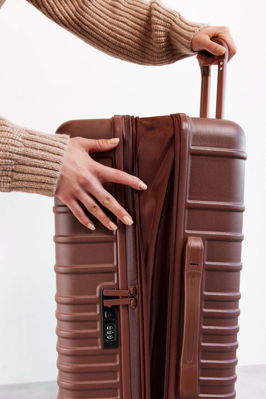 Resale The Large Check-In Roller in Maple