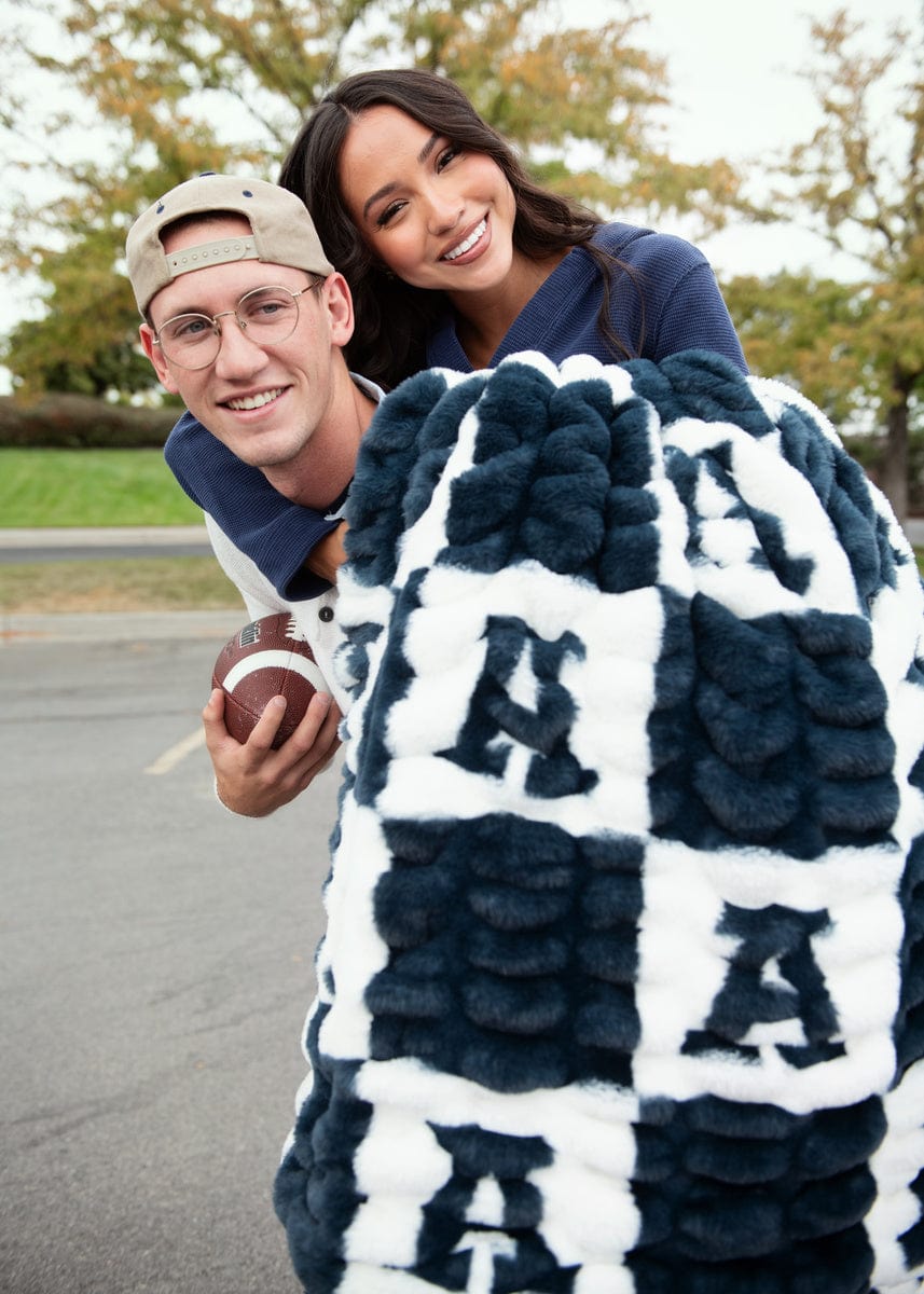Utah State Aggies Blanket - Hugs